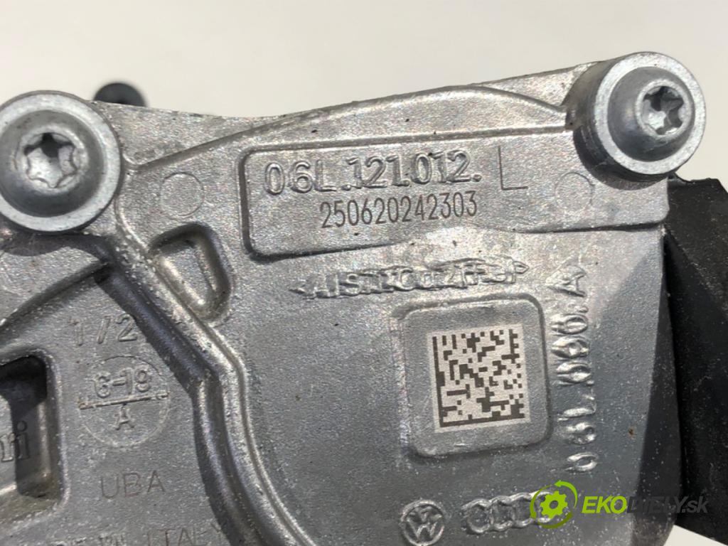 SKODA 2.0 TSI  2024 195 kW 2.0 TSI 195 kW [265 KM] benzyna 2023 - 1984 Pumpa vody 06L121111N (Vodná pumpa)