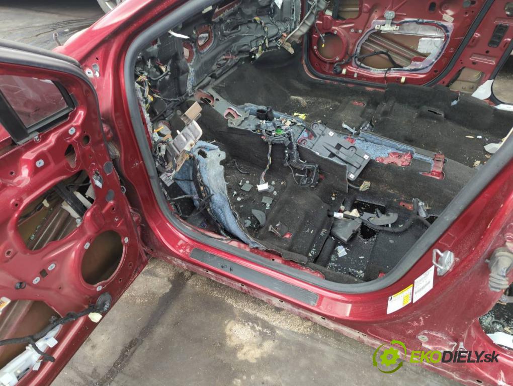 FORD MONDEO MK5 sedan 2014 130 kW 2.0 Hybrid 1999 KAROSERIA ČTVRŤÁK blatník zadní část levý pravý práh střecha PODŁUŻNICA levý pravý