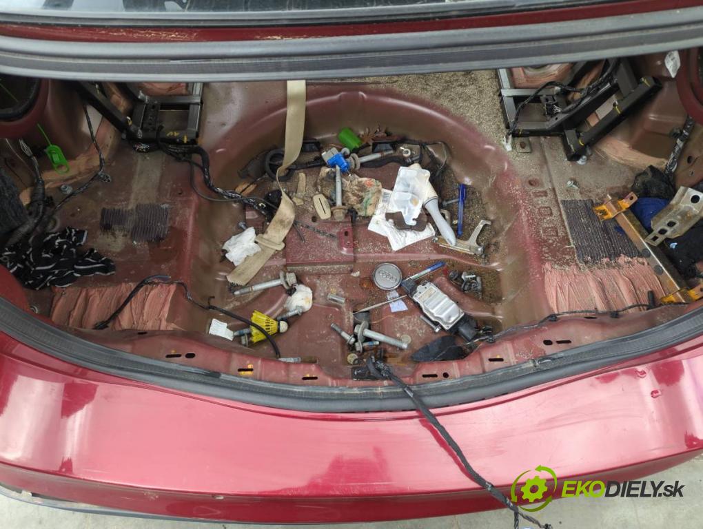 FORD MONDEO MK5 sedan 2014 130 kW 2.0 Hybrid 1999 KAROSERIA ČTVRŤÁK blatník zadní část levý pravý práh střecha PODŁUŻNICA levý pravý
