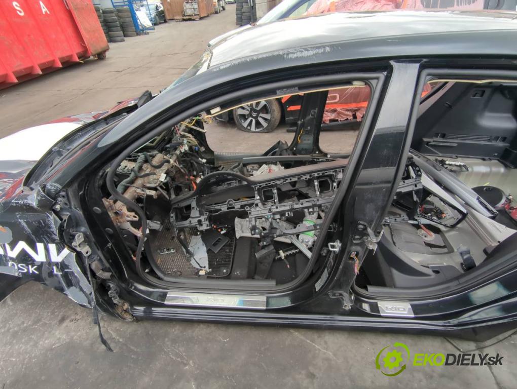 KIA RIO IV liftback 2017 73 kW 1.4 1368 KAROSERIA ČTVRŤÁK blatník zadní část levý pravý práh střecha PODŁUŻNICA levý pravý