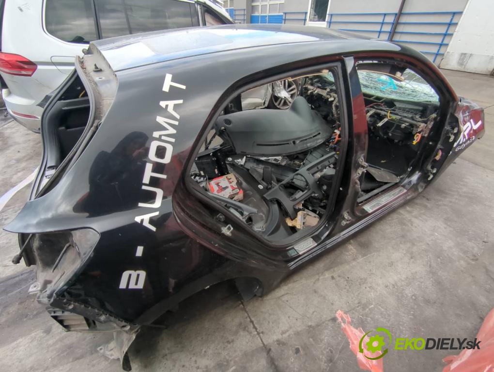 KIA RIO IV liftback 2017 73 kW 1.4 1368 KAROSERIA ČTVRŤÁK blatník zadní část levý pravý práh střecha PODŁUŻNICA levý pravý