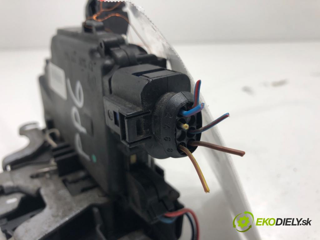 SKODA FABIA II Kombi 2009 59 kW 1.4 TDI 1422 zámok dveře pravý přední část 3B2837016AB