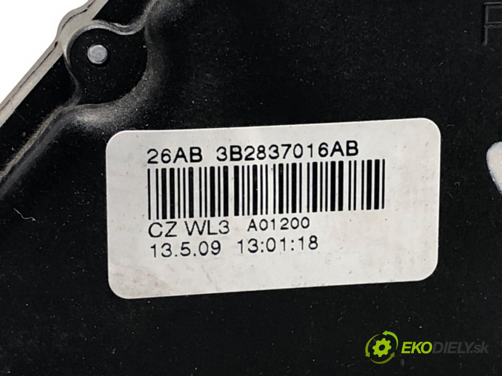SKODA FABIA II Kombi 2009 59 kW 1.4 TDI 1422 zámok dveře pravý přední část 3B2837016AB