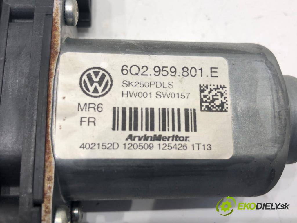 SKODA FABIA II Kombi 2009 59 kW 1.4 TDI 1422 motor sťahovaní okna pravý přední část 6Q2959801E