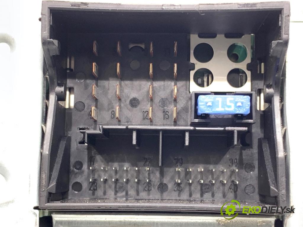 PEUGEOT 3008 nadwozie wielkoprzestrzenne (MPV) 2011 82 kW 1.6 HDi 1560 RADIO 96751717XT (Audio zariadenie)