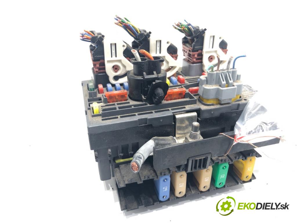 PEUGEOT 3008 nadwozie wielkoprzestrzenne (MPV) 2011 82 kW 1.6 HDi 1560 Modul BSM 9675877980 (Riadiaca jednotka ostatné)