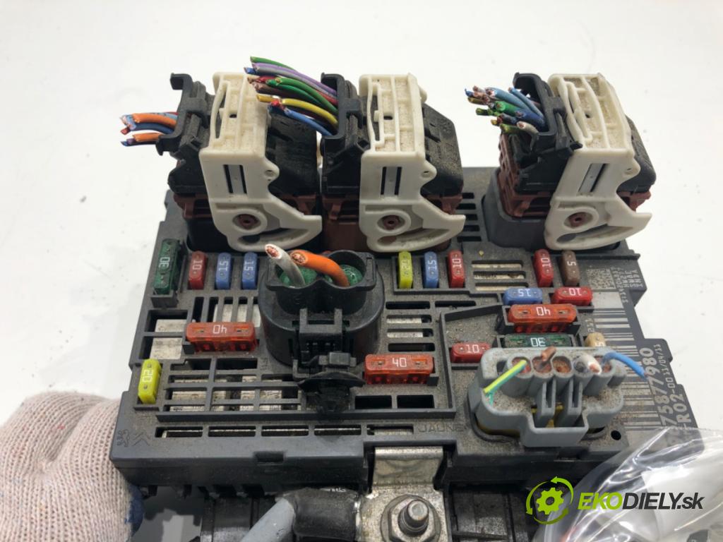 PEUGEOT 3008 nadwozie wielkoprzestrzenne (MPV) 2011 82 kW 1.6 HDi 1560 Modul BSM 9675877980 (Riadiaca jednotka ostatné)