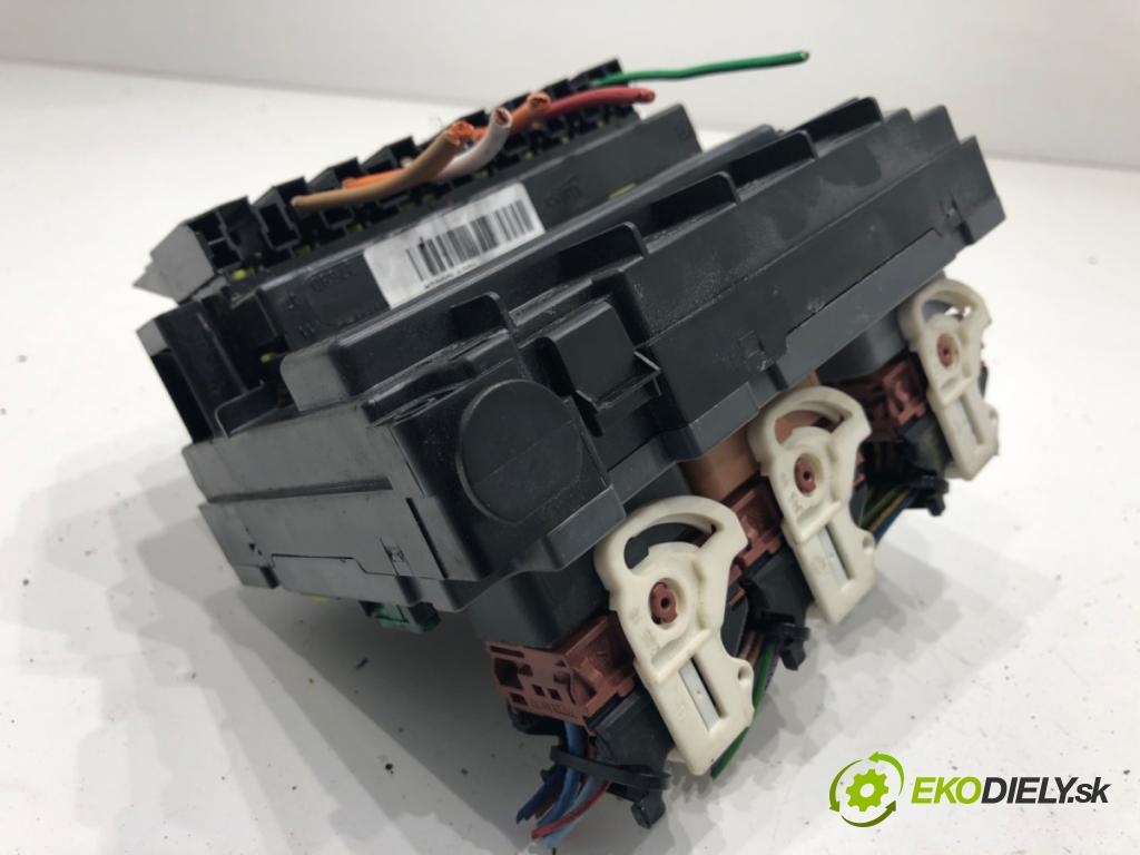 PEUGEOT 3008 nadwozie wielkoprzestrzenne (MPV) 2011 82 kW 1.6 HDi 1560 Modul BSM 9675877980 (Riadiaca jednotka ostatné)