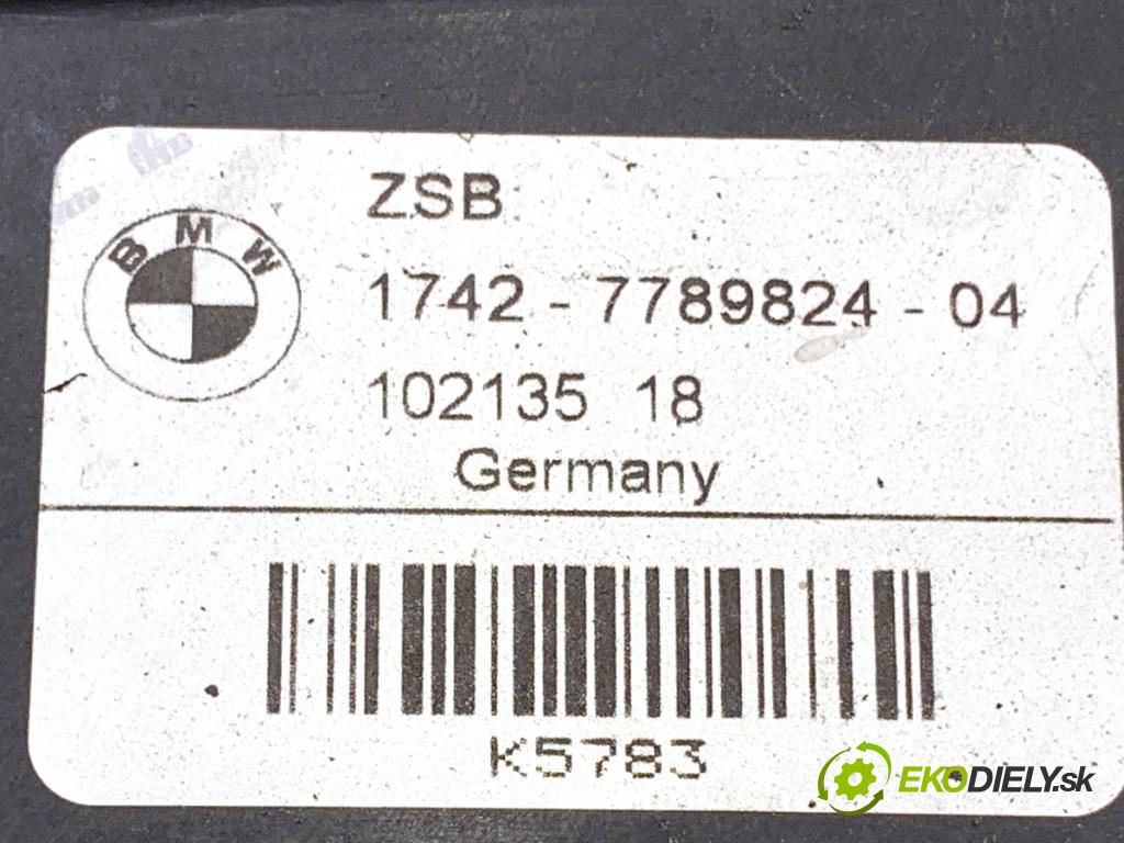 BMW E60 sedan 2005 130 kW 520 d 1995 ventilátor chladiče 7789824 (Ventilátory)