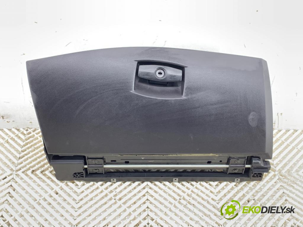 BMW E60 sedan 2005 130 kW 520 d 1995 Priehradka, kastlík spolujazdca  (Priehradka (kastlík))