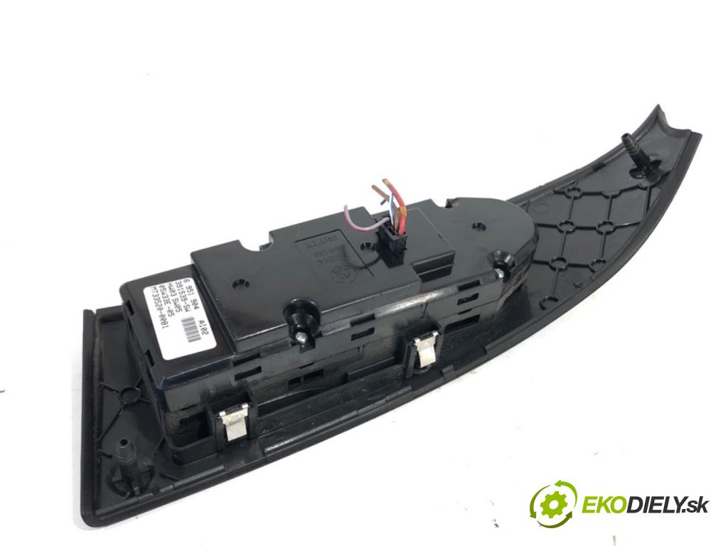 BMW E60 sedan 2005 130 kW 520 d 1995 Prepínač okien 6951904 (Prepínacie páčky pod volantom)