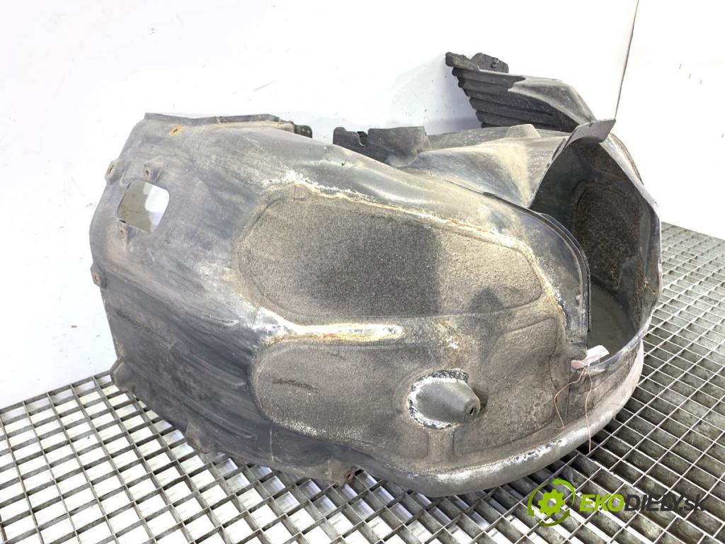BMW E60 sedan 2005 130 kW 520 d 1995 podblatník levý přední část
