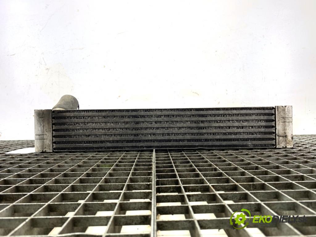 BMW E60 sedan 2005 130 kW 520 d 1995 intercooler 7795823 (Intercooler (chladič nasávaného vzduchu))