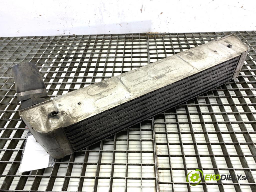 BMW E60 sedan 2005 130 kW 520 d 1995 intercooler 7795823 (Intercooler (chladič nasávaného vzduchu))