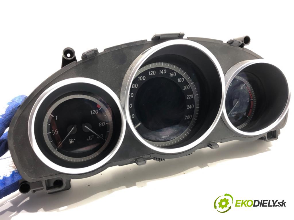 MERCEDES-BENZ W212 sedan 2013 150 kW E 250 CDI / BlueTEC 4-matic (212.082, 212.097) 2143 Prístrojovka A2129000425 (Prístrojová doska)