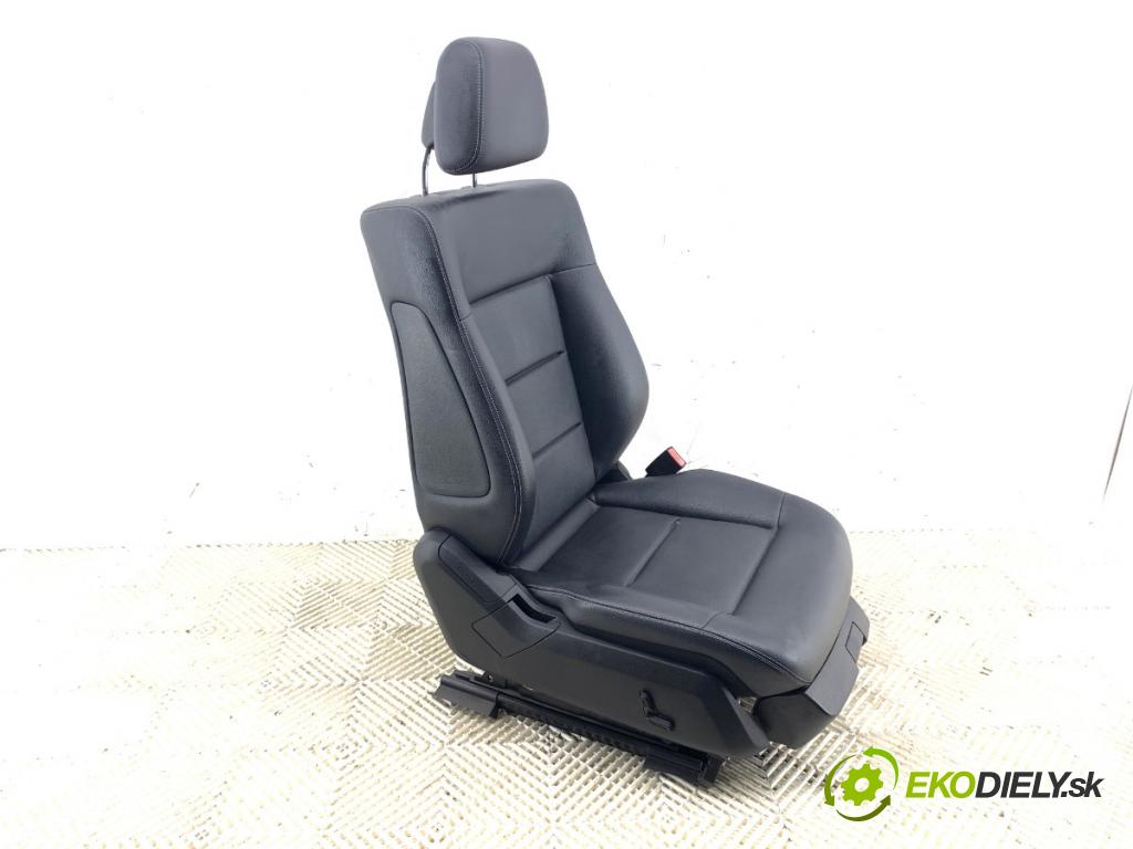 MERCEDES-BENZ W212 sedan 2013 150 kW E 250 CDI / BlueTEC 4-matic (212.082, 212.097) 2143 Sedadlo pravy predný