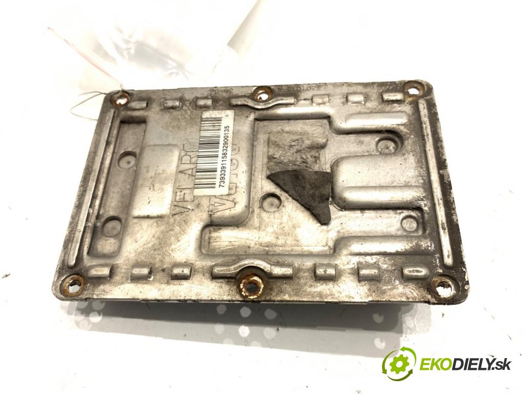SAAB 45174 Kombi 2009 154 kW 2.3 t BioPower 2290 měnič XENON 73160057L (Měniče)