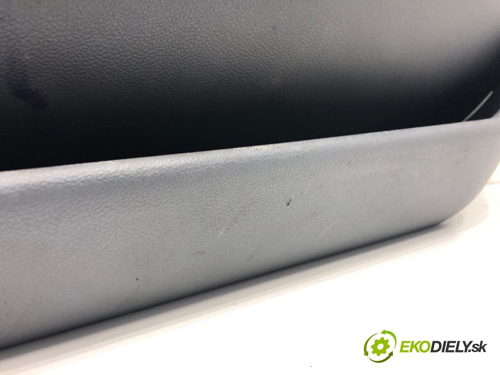 SEAT LEON I liftback 2001 77 kW 1.6 16 V 1598 Priehradka, kastlík spolujazdca  (Priehradka (kastlík))