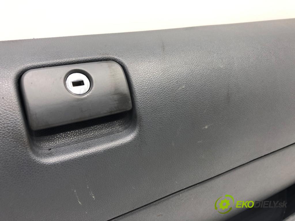 SEAT LEON I liftback 2001 77 kW 1.6 16 V 1598 Priehradka, kastlík spolujazdca  (Priehradka (kastlík))