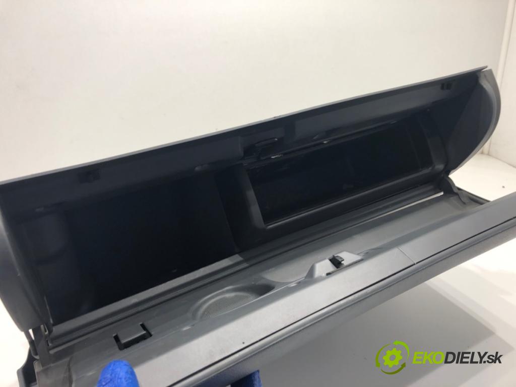 SEAT LEON I liftback 2001 77 kW 1.6 16 V 1598 Priehradka, kastlík spolujazdca  (Priehradka (kastlík))