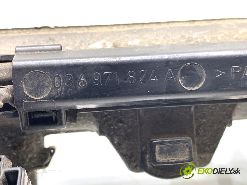 SEAT LEON I liftback 2001 77 kW 1.6 16 V 1598 Lišta vstrekovacia 036133319AL (Vstrekovacia lišta)