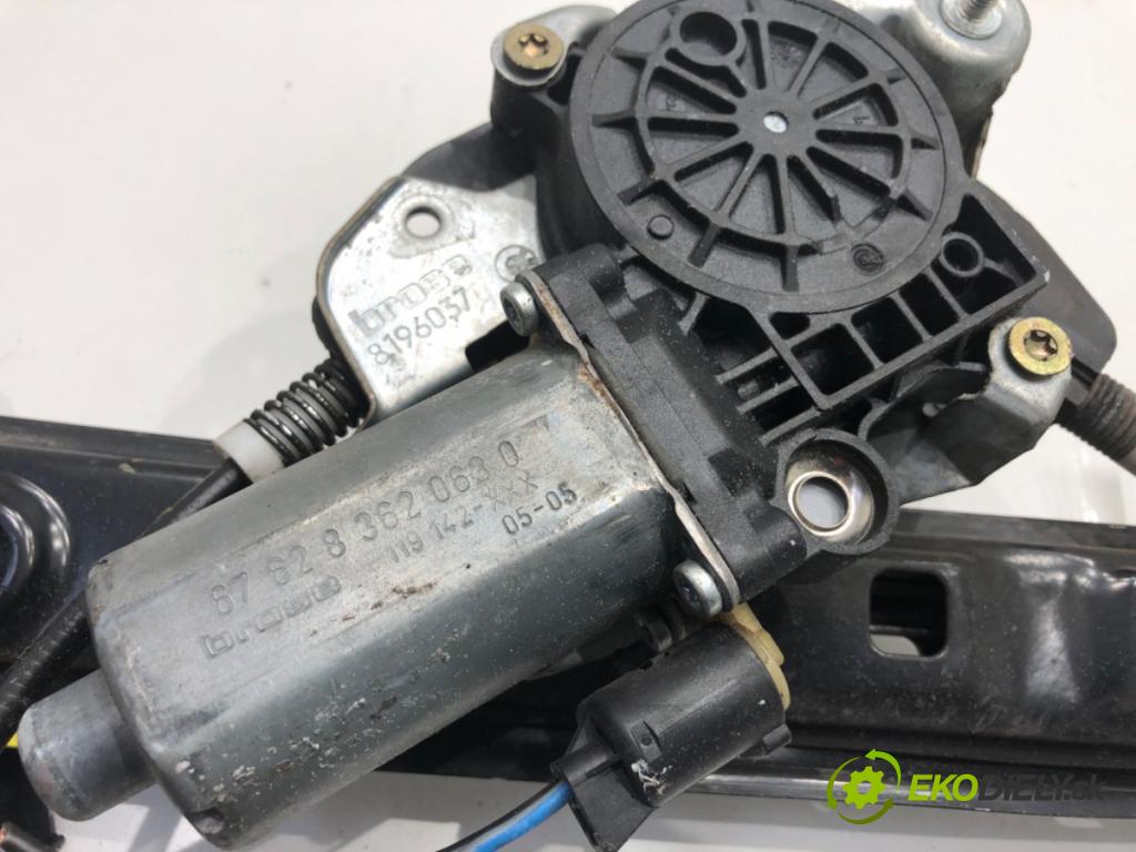 BMW E46 sedan 1998 100 kW 320 d 1951 mechanismus okna levý přední část 8362063