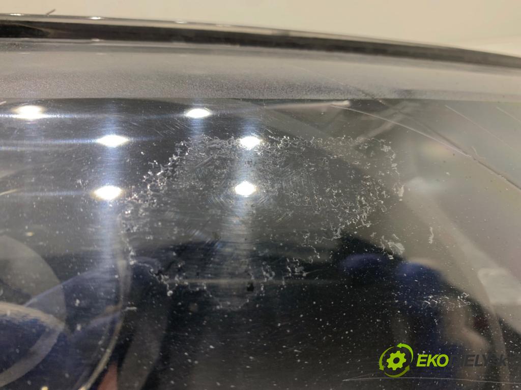 VW PASSAT B6 sedan 2005 77 kW 1.9 TDI 1896 světlomet pravý přední část
