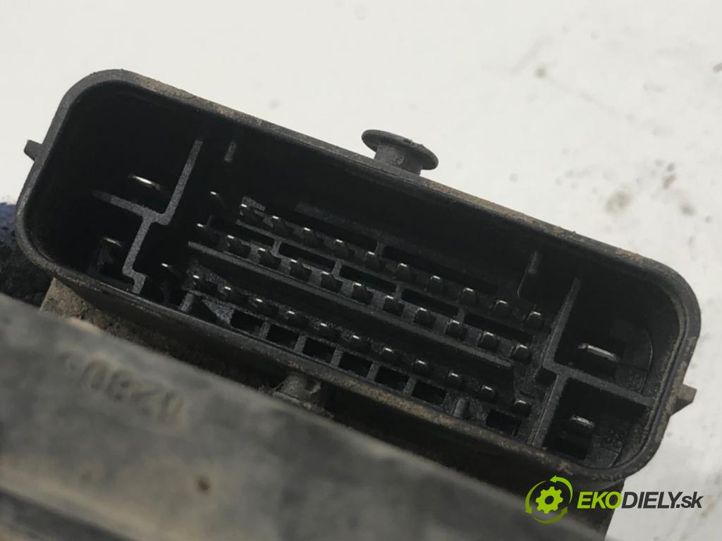 VW PASSAT B6 sedan 2005 77 kW 1.9 TDI 1896 Pumpa ABS 3C0614095M (Pumpa ABS)