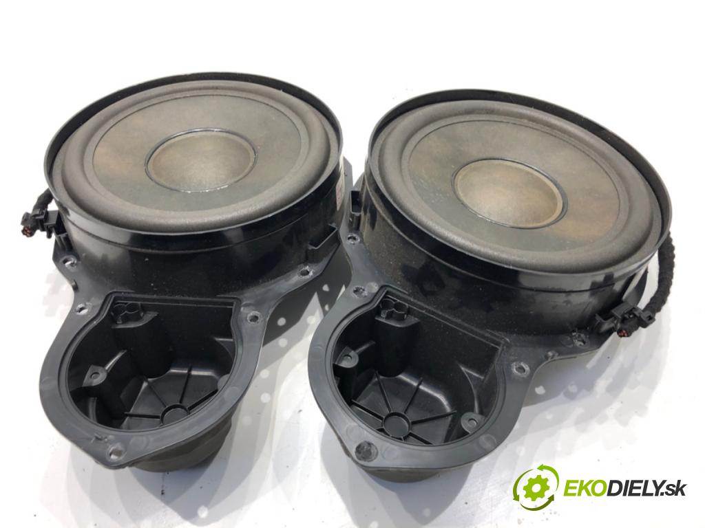 VW PASSAT B6 sedan 2005 77 kW 1.9 TDI 1896 reproduktory 3C0035454 3C0035453