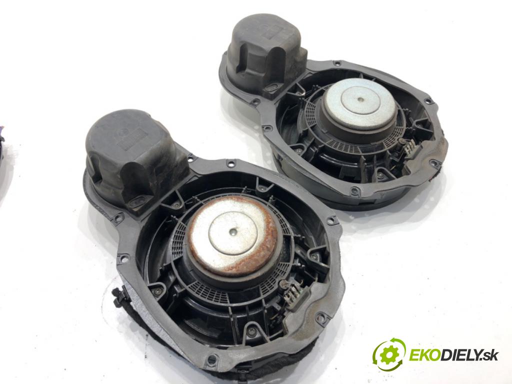 VW PASSAT B6 sedan 2005 77 kW 1.9 TDI 1896 reproduktory 3C0035454 3C0035453