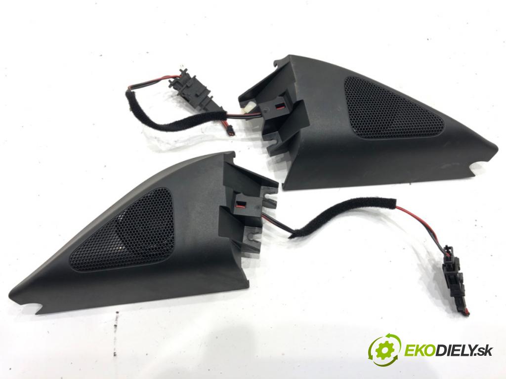 VW PASSAT B6 sedan 2005 77 kW 1.9 TDI 1896 reproduktory 3C0035454 3C0035453