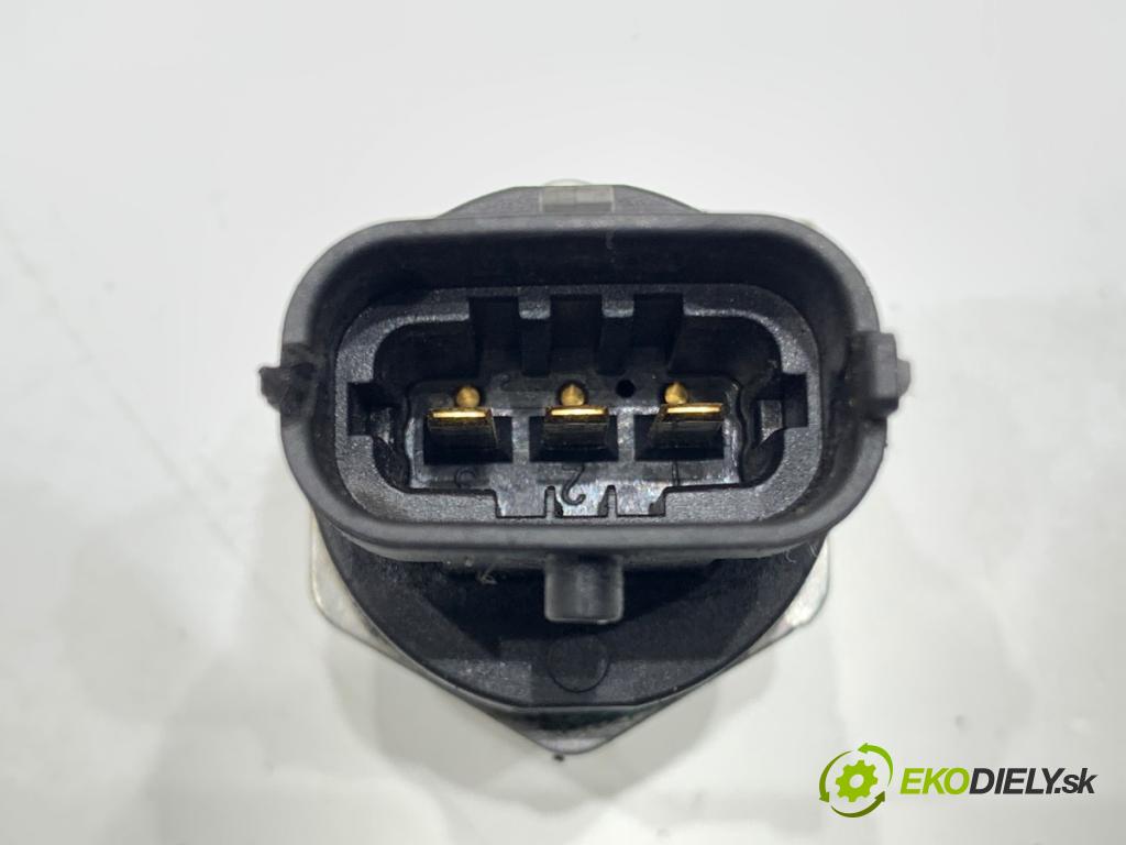 OPEL SIGNUM liftback 2006 110 kW 1.9 CDTI (F48) 1910 Snímač tlaku paliva 0281002706 (Snímač)