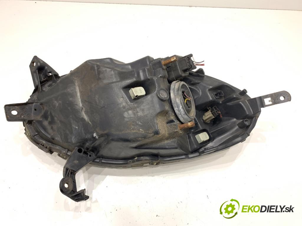 NISSAN MICRA K12 liftback 2003 65 kW 1.4 16V 1386 světlomet pravý přední část