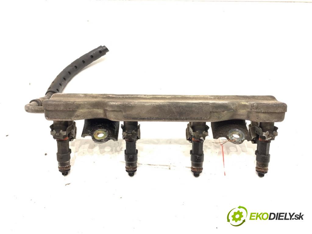 NISSAN MICRA K12 liftback 2003 65 kW 1.4 16V 1386 Lišta vstrekovacia  (Vstrekovacia lišta)