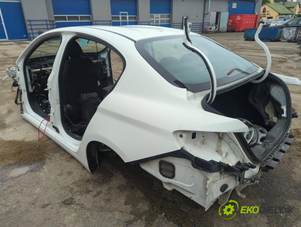 FIAT TIPO sedan 2018 70 kW 1.4 (356SXA1B) 1368 KAROSERIA ČTVRŤÁK blatník zadní část levý pravý práh střecha PODŁUŻNICA levý pravý