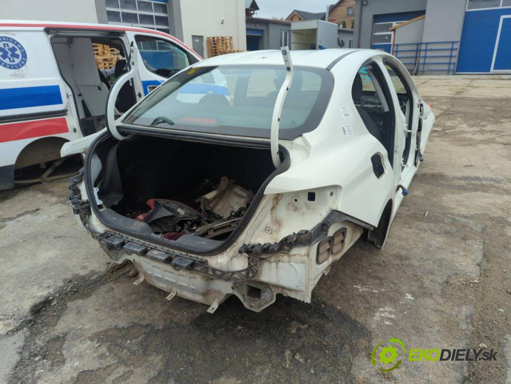 FIAT TIPO sedan 2018 70 kW 1.4 (356SXA1B) 1368 KAROSERIA ČTVRŤÁK blatník zadní část levý pravý práh střecha PODŁUŻNICA levý pravý