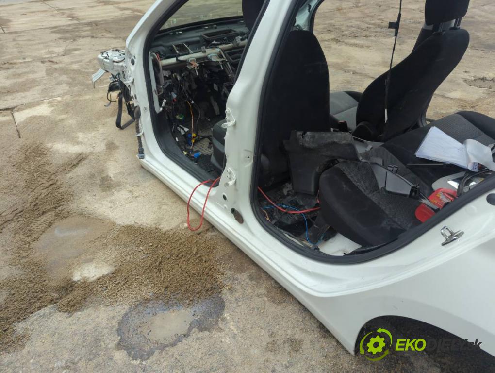 FIAT TIPO sedan 2018 70 kW 1.4 (356SXA1B) 1368 KAROSERIA ČTVRŤÁK blatník zadní část levý pravý práh střecha PODŁUŻNICA levý pravý