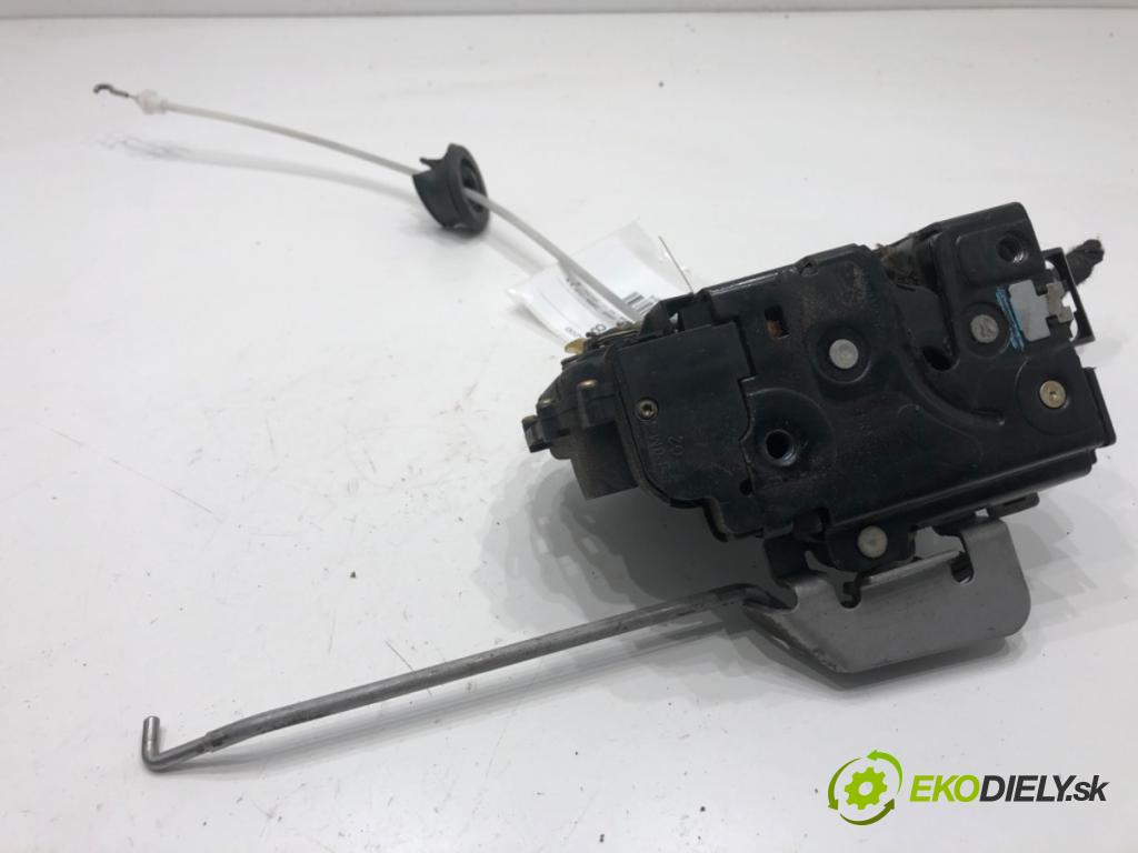 AUDI A4 B6 Kombi 2003 75 kW 1.6 1595 zámok dveře levý přední část 4B1837015G