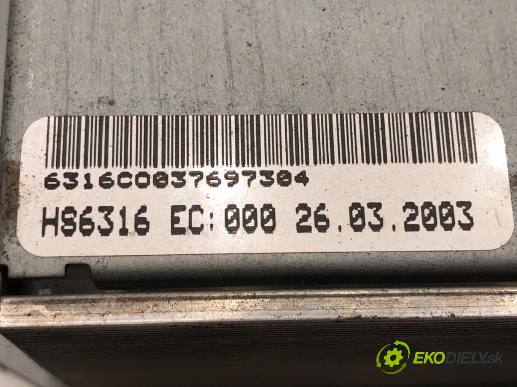 AUDI A4 B6 Kombi 2003 75 kW 1.6 1595 Zosilňovač 8E9035223 (Zosilňovač)
