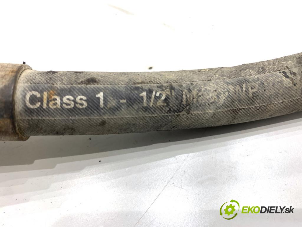 AUDI A4 B6 Kombi 2003 75 kW 1.6 1595 rúrka klimatizácie  (Rúrka klimatizácie)