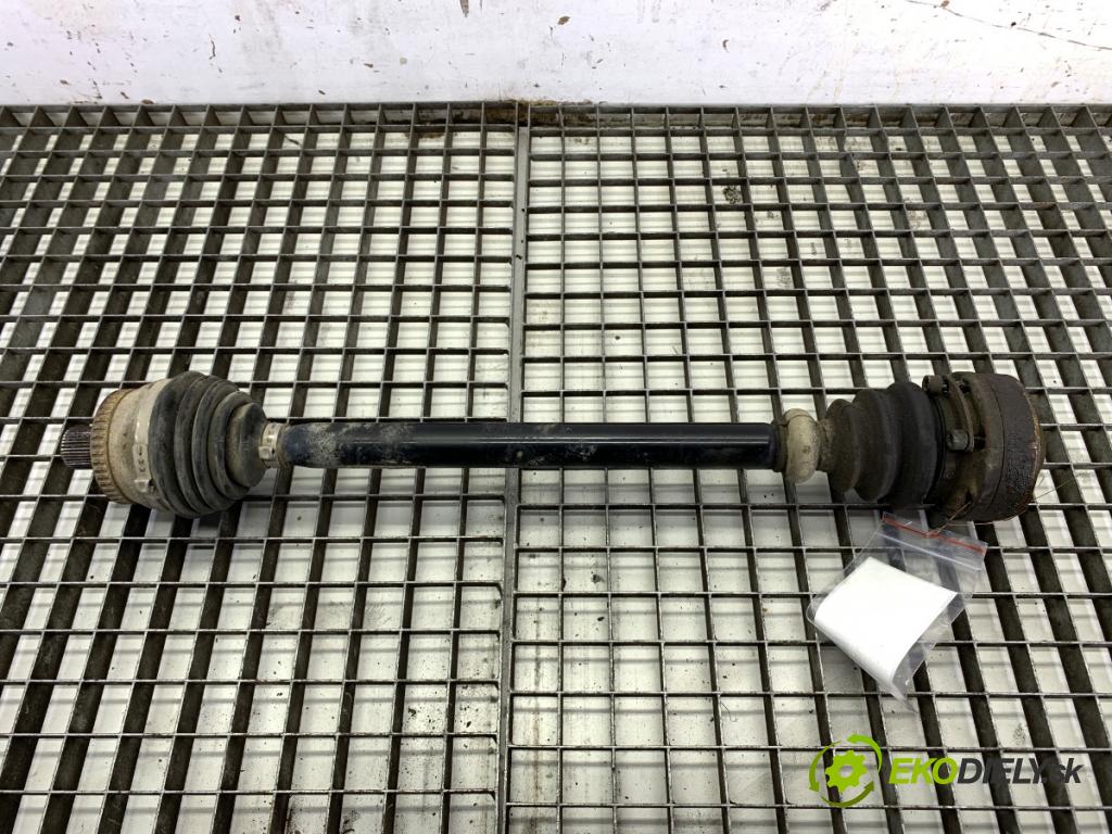 AUDI A4 B6 Kombi 2003 75 kW 1.6 1595 Poloos pravy predný 8E0407272AE