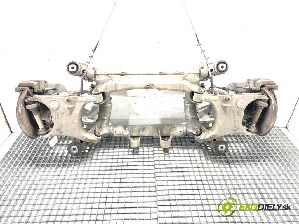 BMW E64 kabriolet 2005 190 kW 630 i 2996 výztuha zadní část