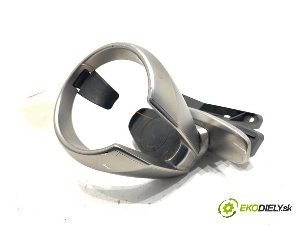 BMW E64 kabriolet 2005 190 kW 630 i 2996 Držiak na nápoje  (Držiak (úchyt) na nápoje)