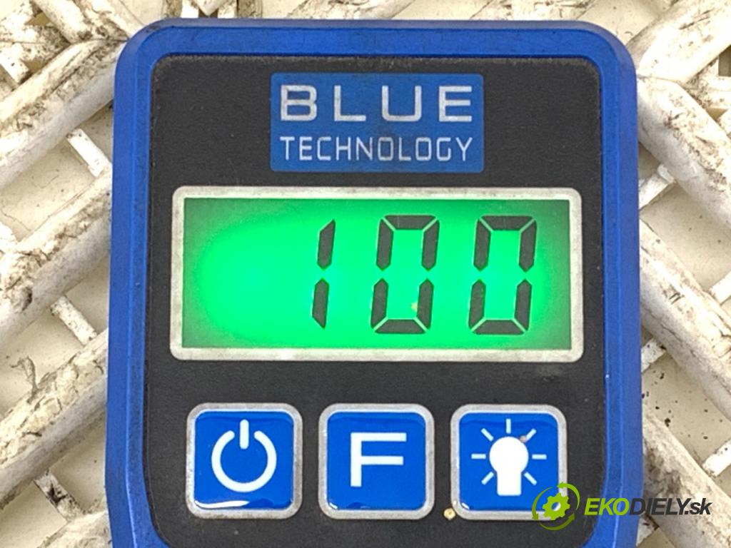 MERCEDES-BENZ W204 sedan 2007 170 kW C 280 (204.054) 2996 Dvere pravy predný