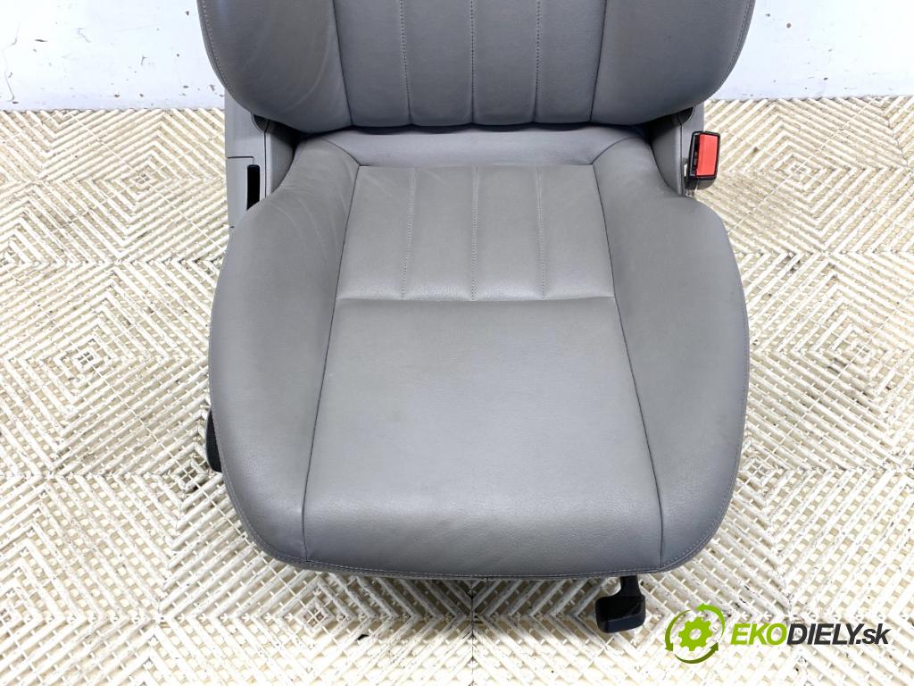 MERCEDES-BENZ W204 sedan 2007 170 kW C 280 (204.054) 2996 Sedadlo pravy predný