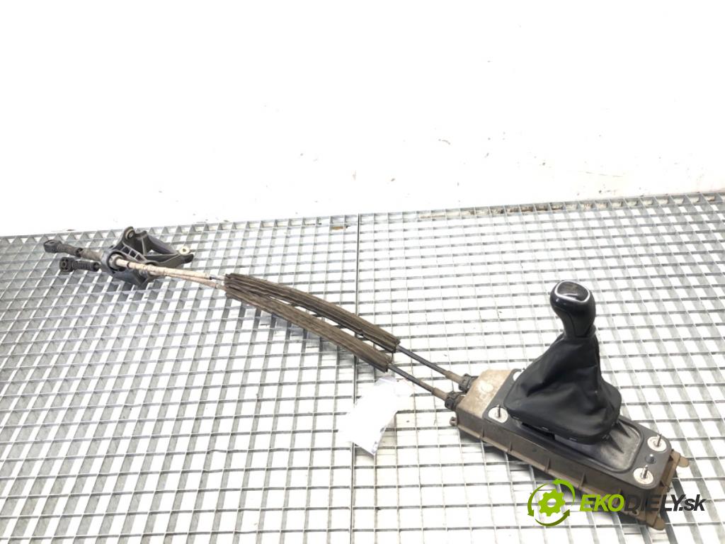 SKODA CITIGO liftback 2013 44 kW 1.0 999 Kulisa 1S0711049B (Rýchlostná páka (kulisa))