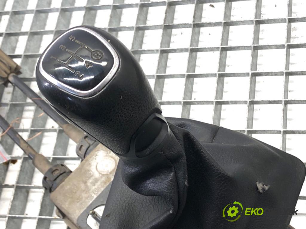 SKODA CITIGO liftback 2013 44 kW 1.0 999 Kulisa 1S0711049B (Rýchlostná páka (kulisa))