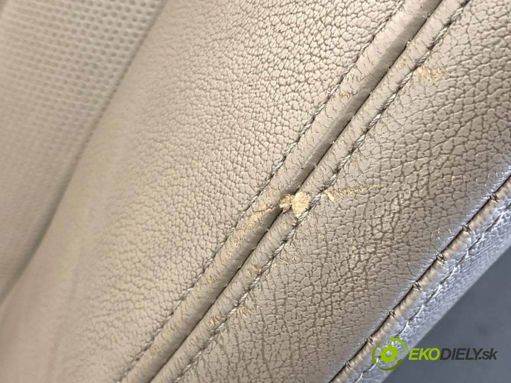 HYUNDAI i40 Kombi 2017 104 kW 1.7 CRDi 1685 Sedadlá, sedačky Sedadlo bočné