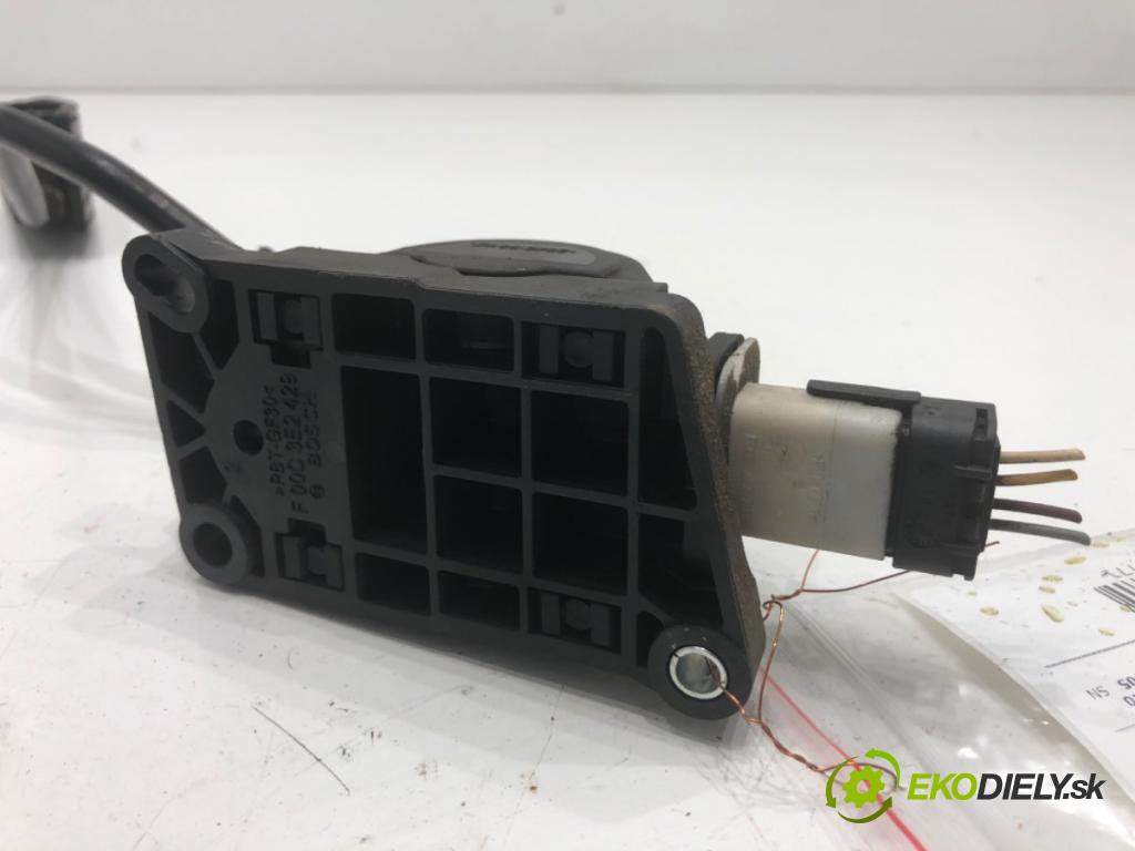 PEUGEOT 407 sedan 2004 100 kW 2.0 (6DRFNB, 6DRFNE) 1997 Potenciometer plynu F00C3E2429 (Potenciometer plynového pedálu)