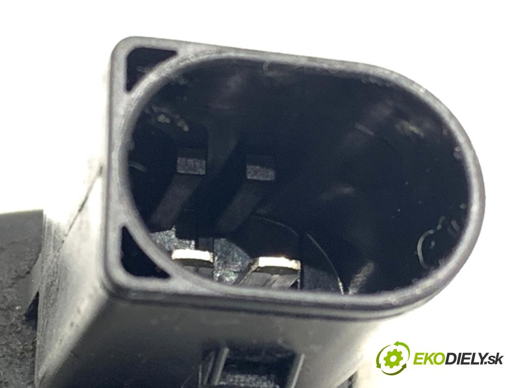 VW GOLF VII liftback 2016 81 kW 1.6 TDI 1598 Regulátor tlaku paliva 04L130764B (Ostatní)